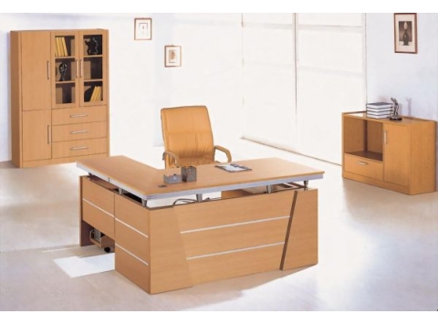 Director Table DC 05